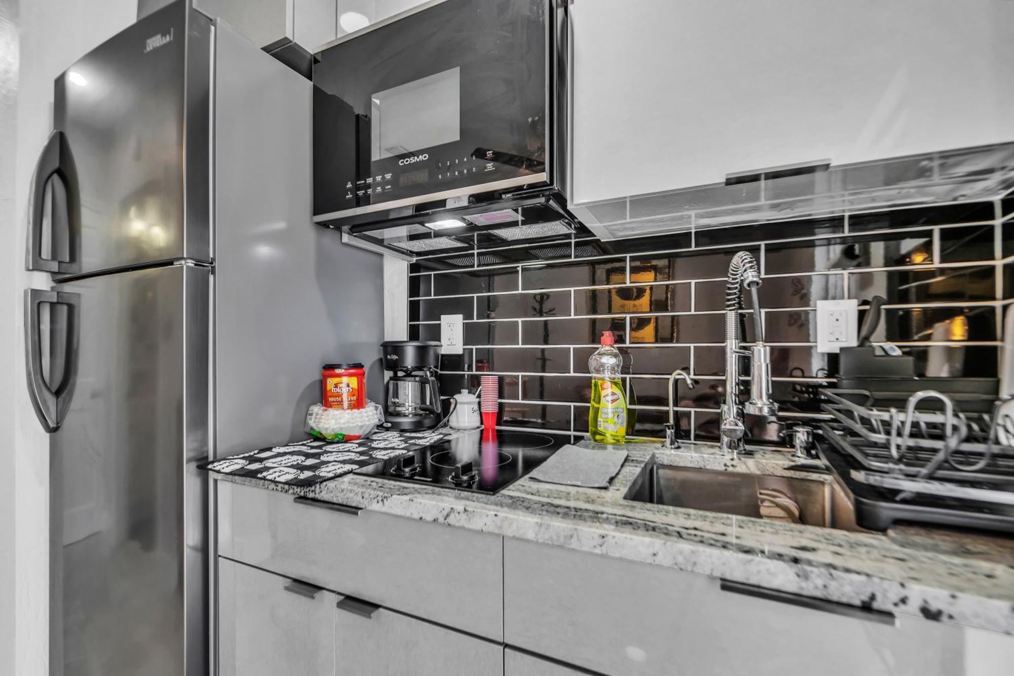 Little Gables Studio-Your Miami Escape-10Min Airport Exterior photo