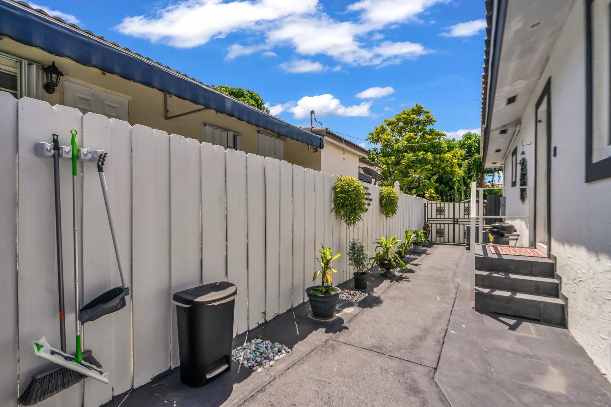 Little Gables Studio-Your Miami Escape-10Min Airport Exterior photo