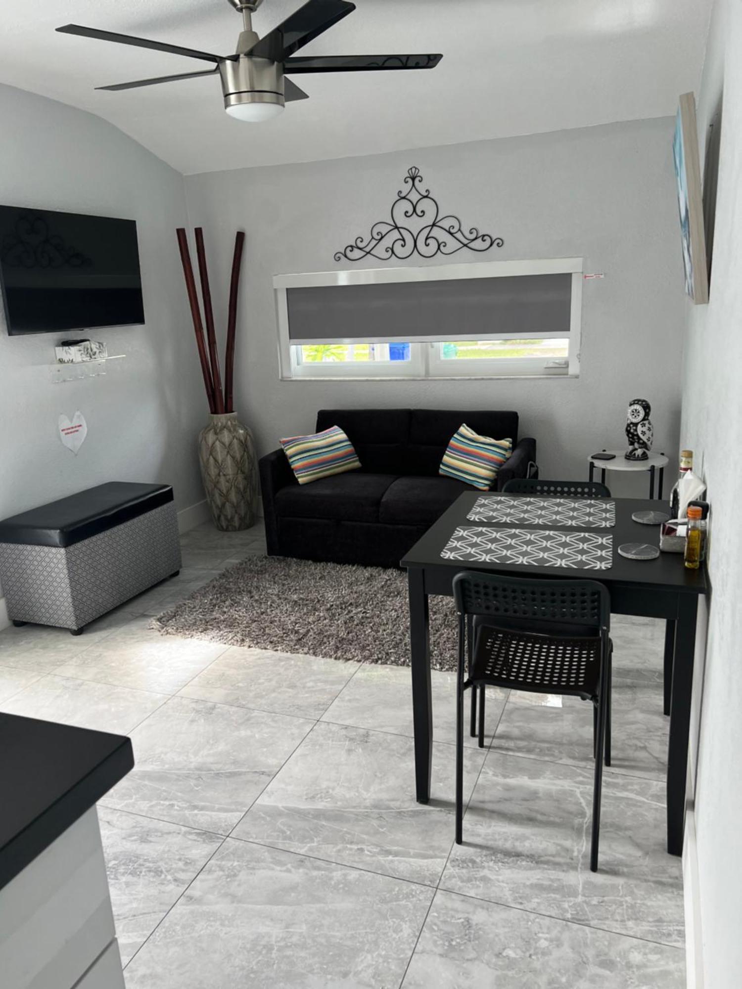 Little Gables Studio-Your Miami Escape-10Min Airport Exterior photo