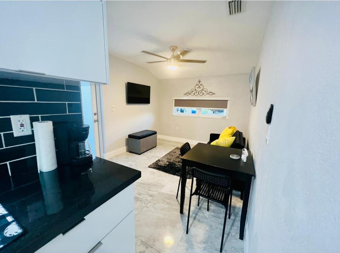 Little Gables Studio-Your Miami Escape-10Min Airport Exterior photo
